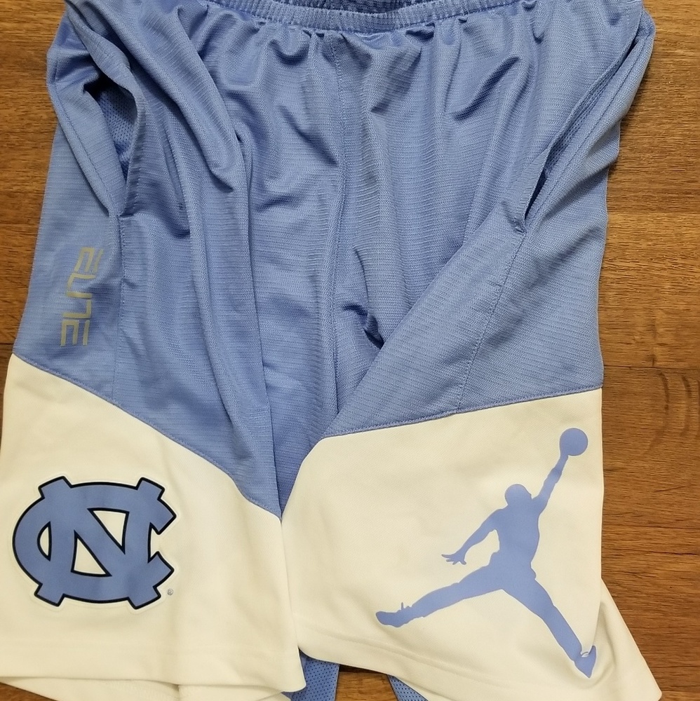 🏀Nike Air Jordan Elite Carolina Tarheels Shorts L